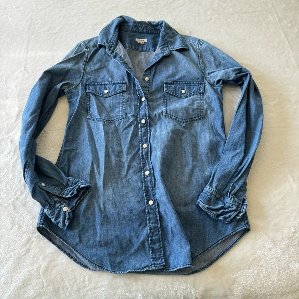 Fossil Women’s Denim Button Down Shirt